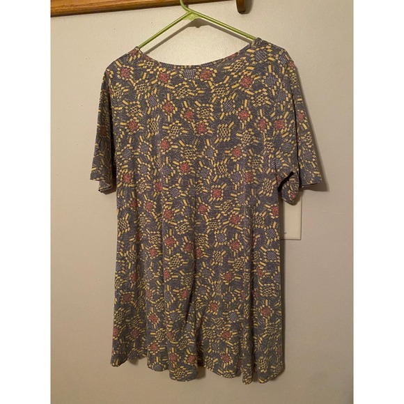 Lularoe PerfectT Gray Geometric pattern Size Large EUC - Picture 5 of 7